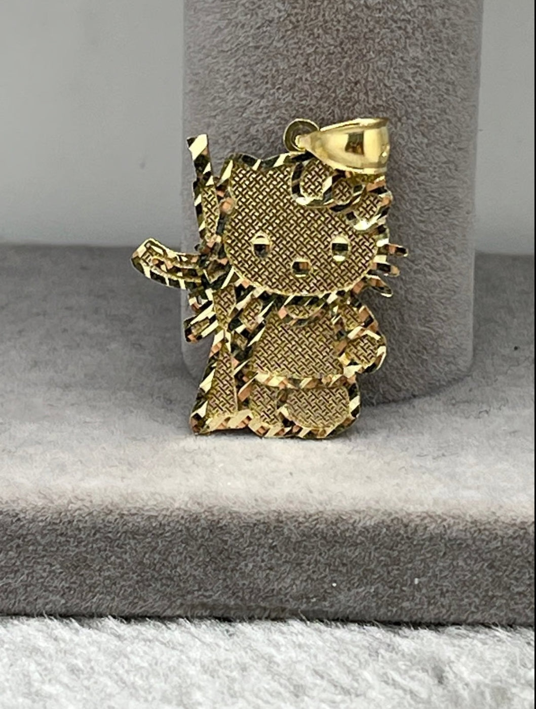 14k Hello Kitty AR pendant