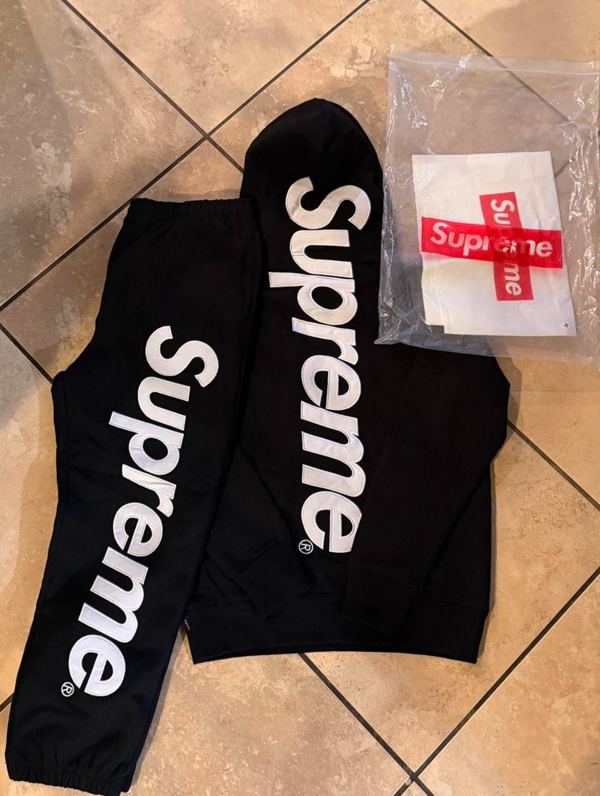 Supreme black set